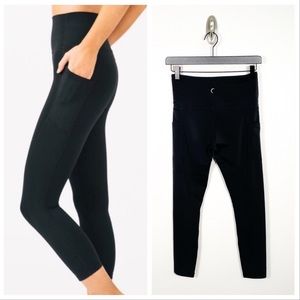Zyia Active black pocket 7/8 length light n tight leggings size 4